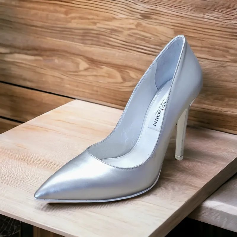 Scarpe da donna: eleganza e stile con i décolleté in capretto argento