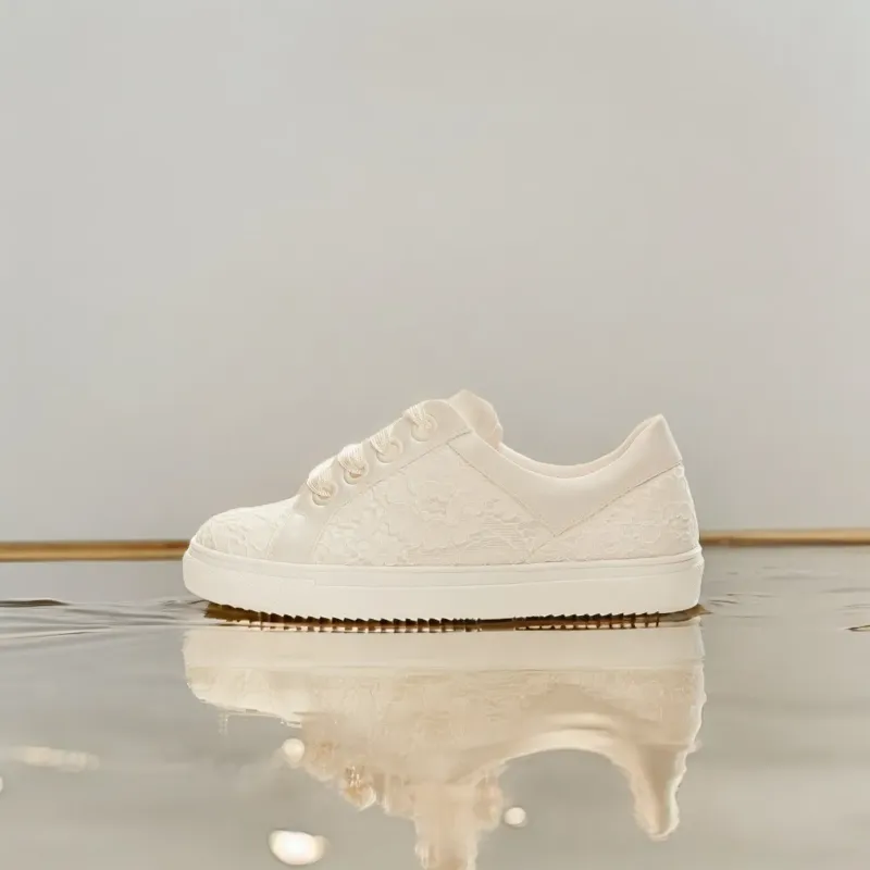 Sneakers sposa in pizzo