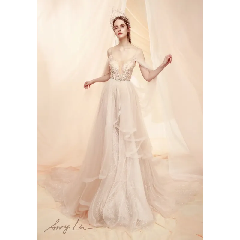 L'Abito da Sposa Ruby: Eleganza Classica con un Tocco Innovativo